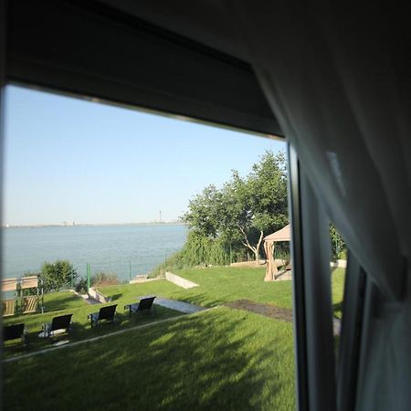 La Casute Tasaul Villa Navodari Bagian luar foto