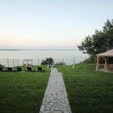 La Casute Tasaul Villa Navodari Bagian luar foto